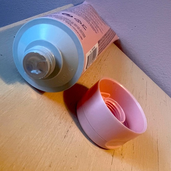 ✨Fekkai technician color treatment mask - Picture 3 of 3